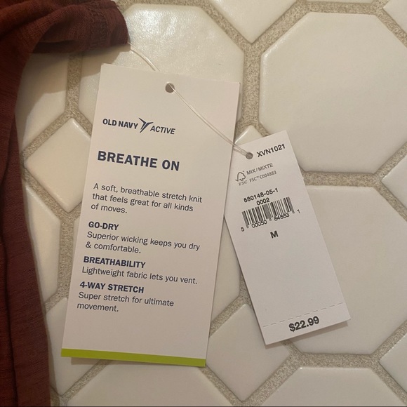 Old Navy Breathe On Active Tank NWOT - Picture 5 of 6